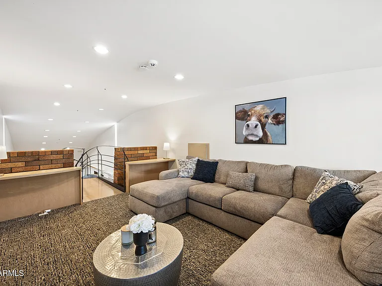 8556 E Sharon Dr — Photo 10