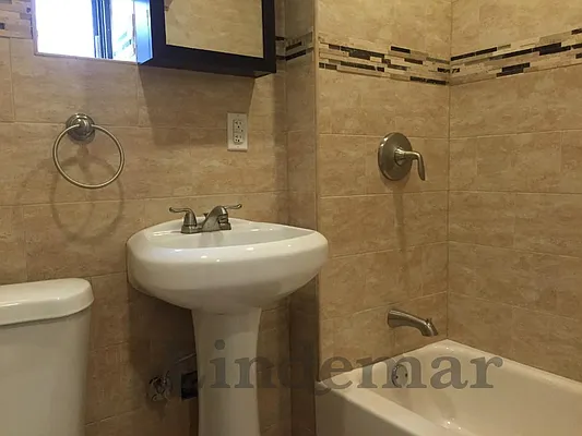 Rented by Lindemar LLC | media 34