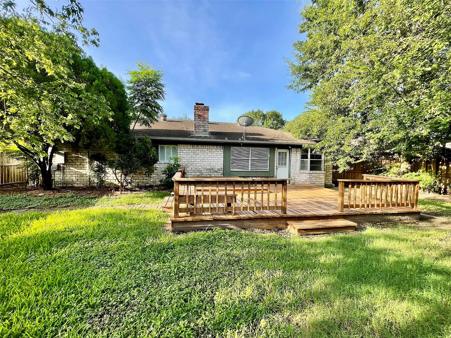 3 bed, 2.0 bath, 1720 sqft, $2,400 — Photo 4