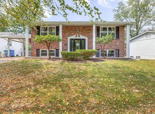 2467 Wesford Dr, Maryland Heights, MO 63043