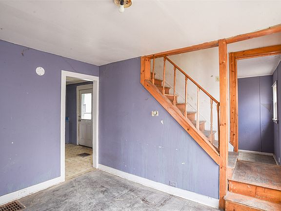 3rd image of 71 Saint Charles St