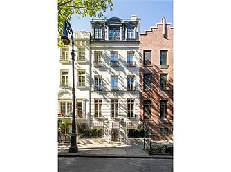 174 East 64th Street in Lenox Hill