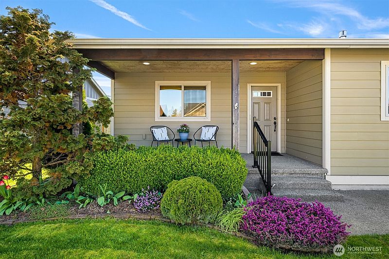 2nd image of 403 Westview Place