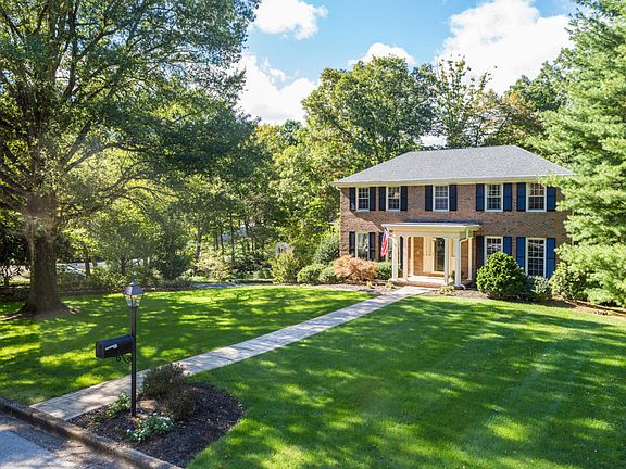 2nd image of 198 Woodcliff Cir