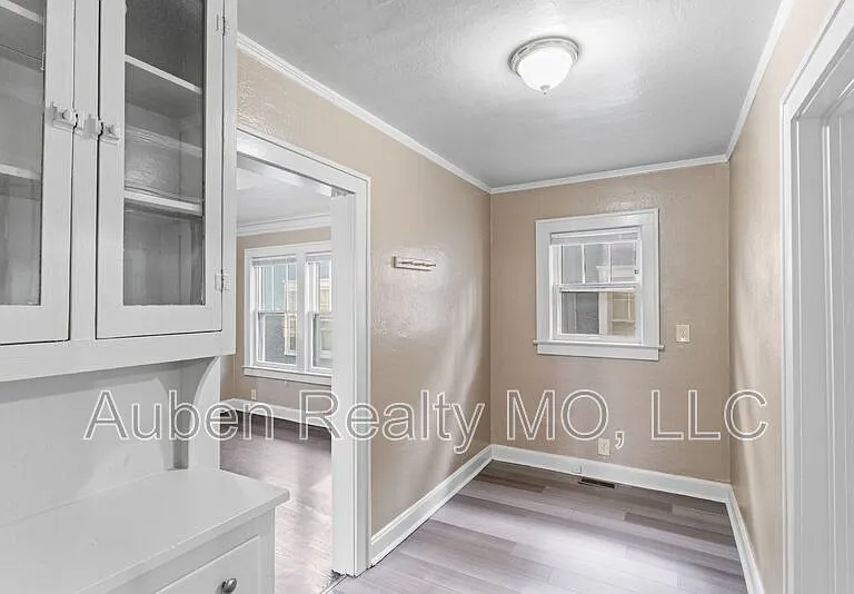 5303 Charlotte St #1 — Photo 29