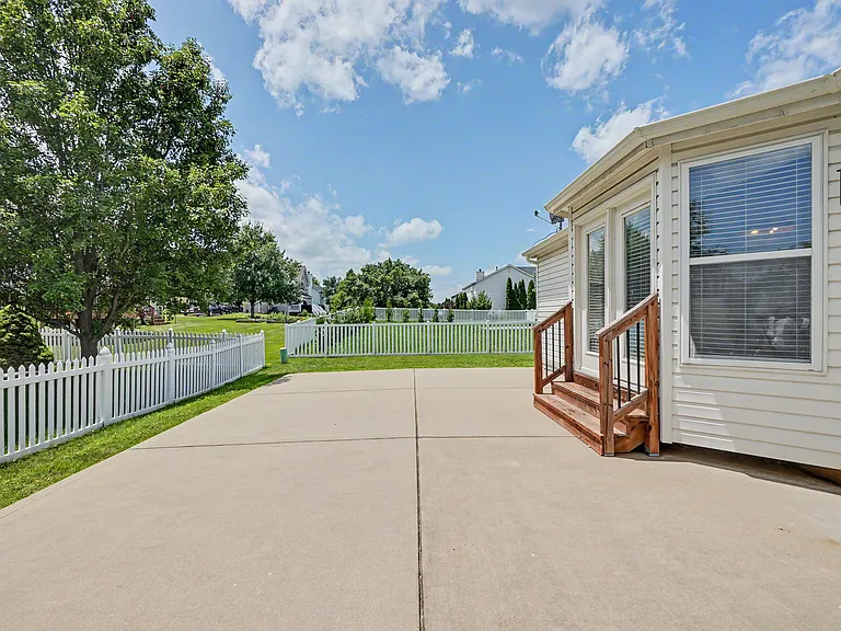 8003 Knights Crossing Dr — Photo 27