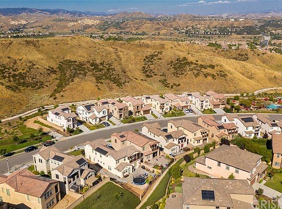 5th image of 29040 W Hills Dr
