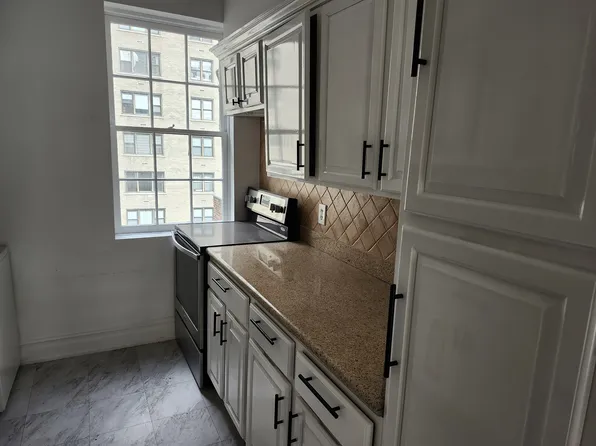 231 East 62nd Street image 21 of 25