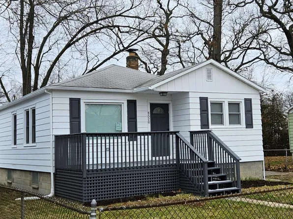 4528 Park Ave, Lake Station, IN 46405
