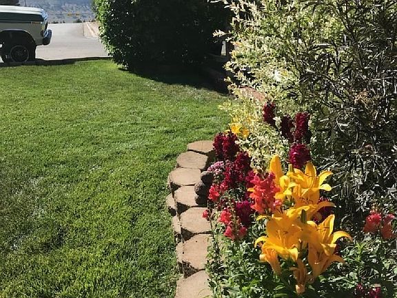 3rd image of 1009 Overland Dr