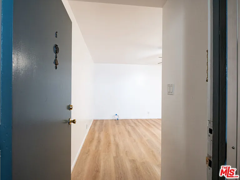 422 Arnaz Dr #7 — Photo 2