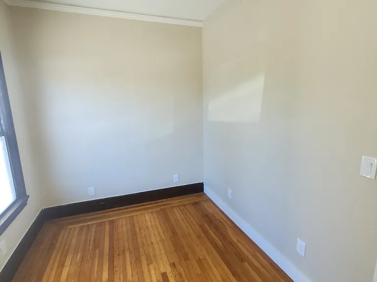 2339 Hilgard Ave #103 — Photo 10