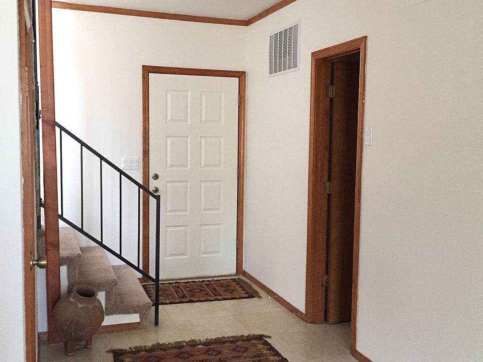 2nd image of 6912 White Pine Pl NE