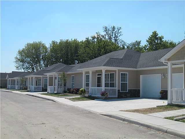 2nd image of 1726 Brooklynn Park E
