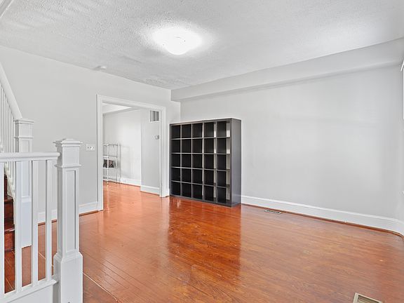 5th image of 209 Douglas St NE