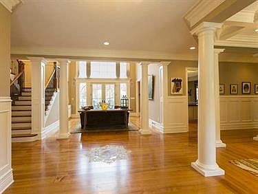 4th image of 537 Macleod Dr