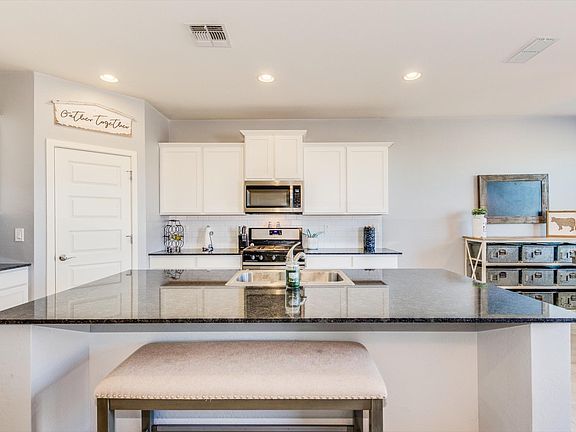 4th image of 20292 N Wilford Ave