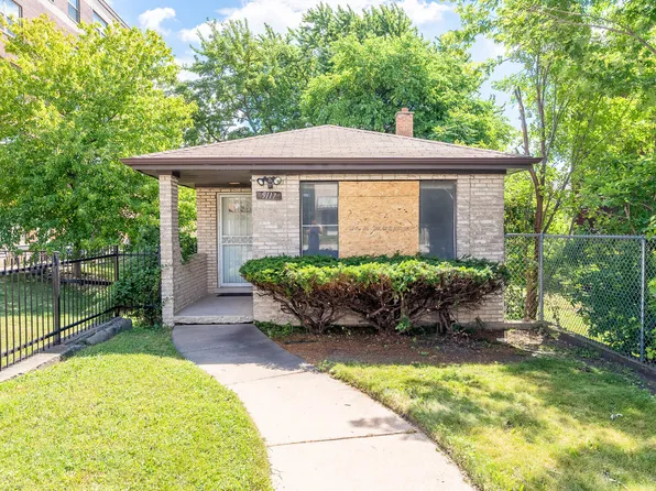 9117 S Brandon Ave, Chicago, IL 60617