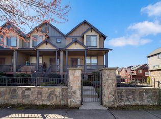 1402 NE Edgefield St, Hillsboro, OR