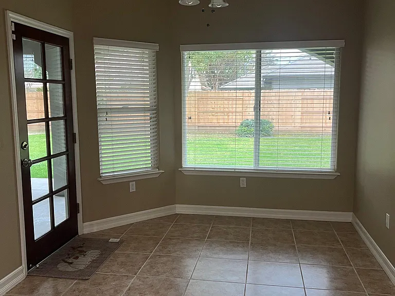 1403 S Huntington St — Photo 28