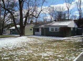 918 Ridgedale Rd, South Bend, IN 46614