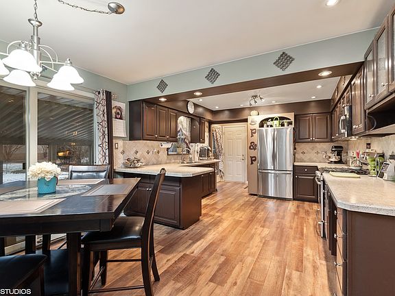 5th image of 15624 Le Claire Ave