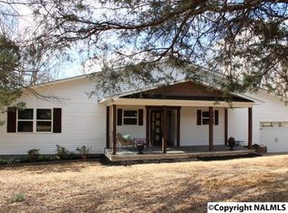 718 Scenic Rd E, Fort Payne, AL 35967