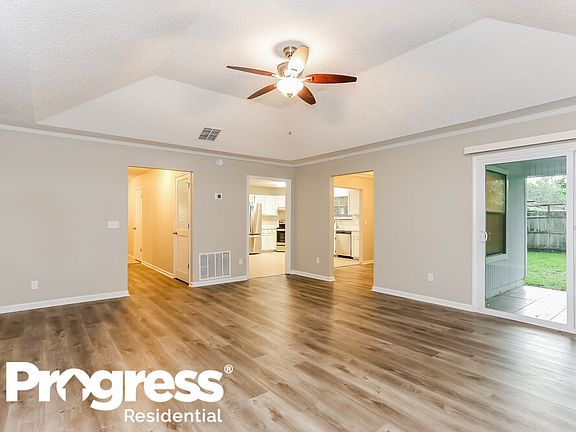 3rd image of 10910 Percheron Dr