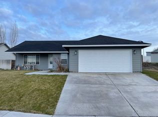 1490 SW Meadow View Dr, Hermiston, OR 97838