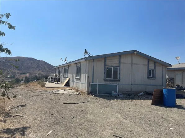 18600 Chippewa Rd, Lake Elsinore, CA 92532