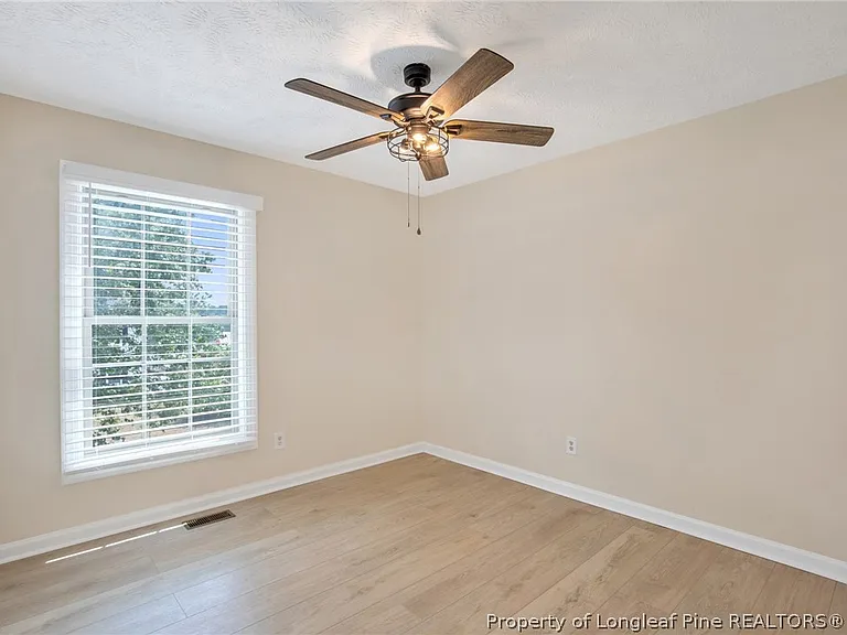 1931 Daphne Cir — Photo 25