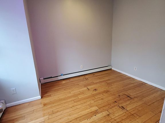4th image of 92 Garside St Floor 1