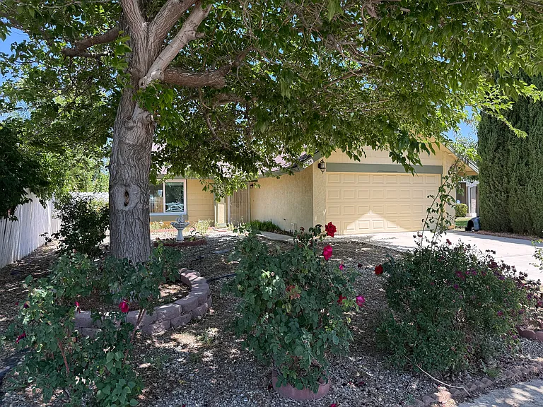 1224 Alder Ave — Photo 1