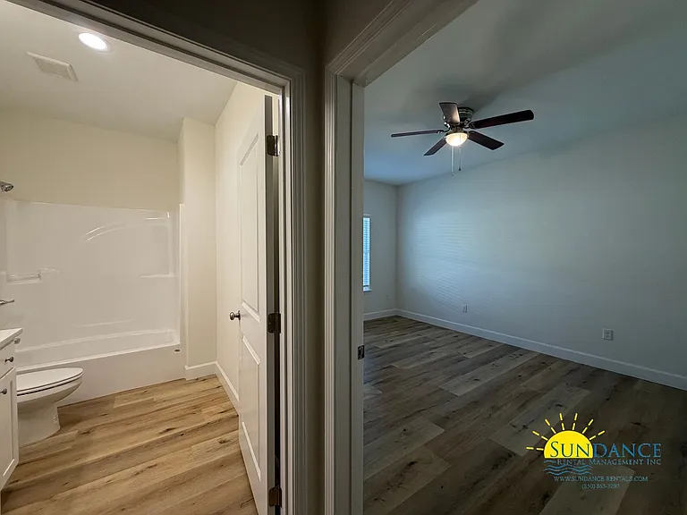 688 Reeves Dr #B — Photo 12