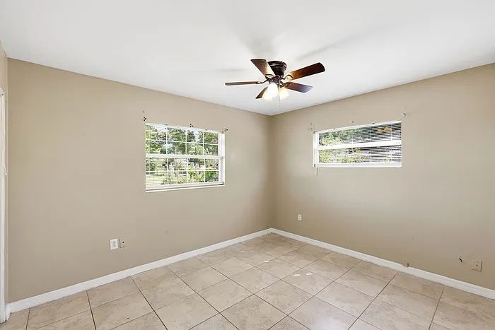 1107 Jamela Dr — Photo 9