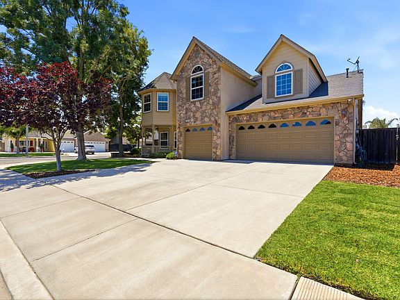 3rd image of 2254 N Foxhill Place