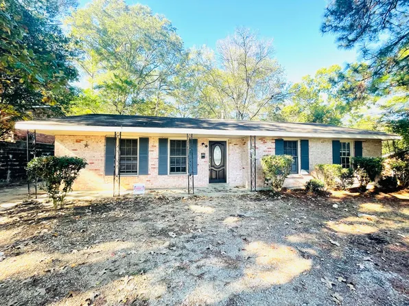 1116 Perry Hill Rd, Montgomery, AL 36109