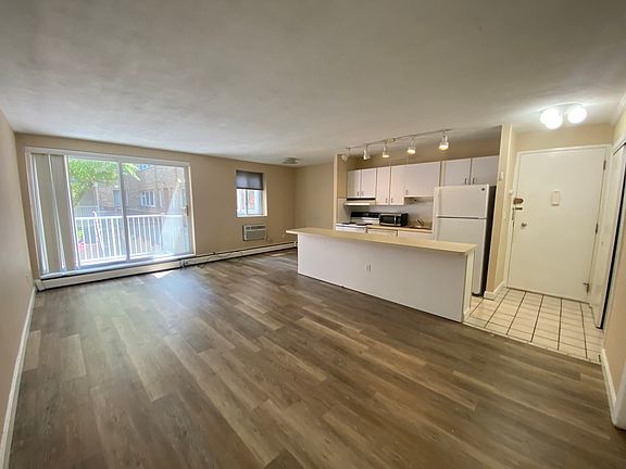 3rd image of 123 Sewall Ave APT 1