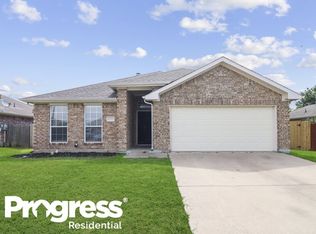 1222 Embercrest Dr, Midlothian, TX 76065