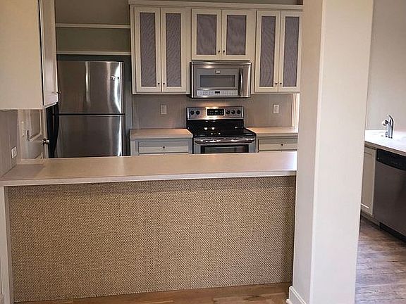 5th image of 522 Harrison St APT B