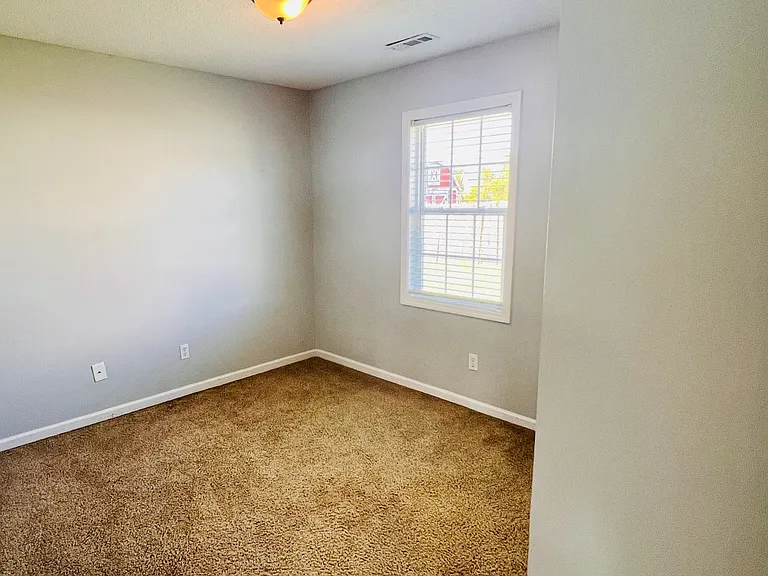 105 Foxtrail Dr — Photo 16