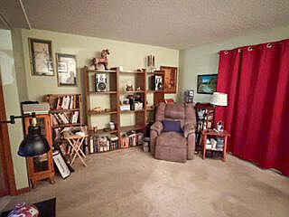 4th image of 42 W Chadwick Cir