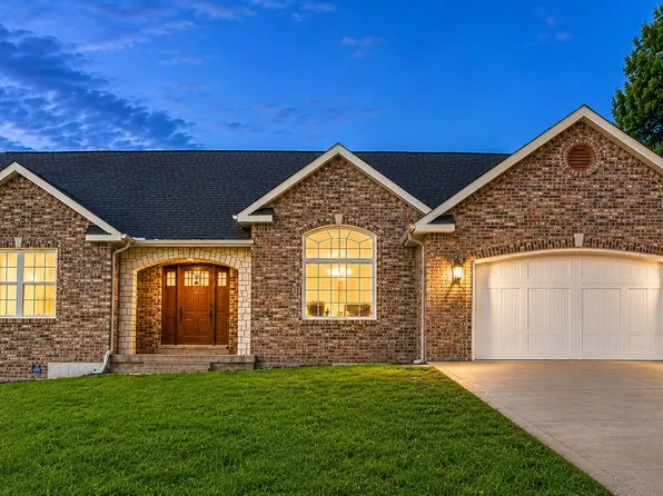 145 Ridgeview Dr, Saint Robert, MO 65584