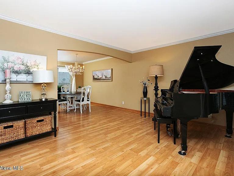 6113 N La Rochelle Dr — Photo 5