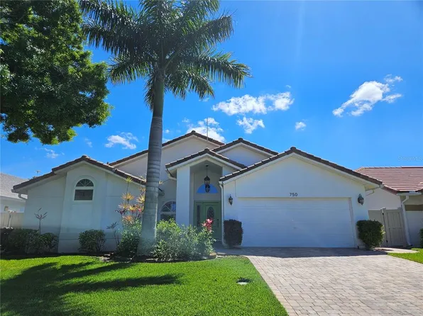 750 White Sand Dr NE, Saint Petersburg, FL 33703