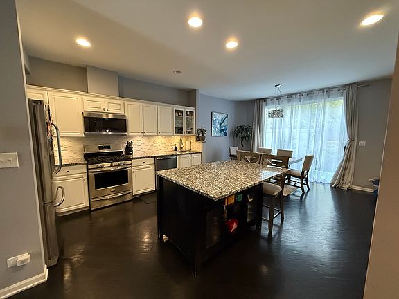 5th image of 604 E Thornhill Ln #1