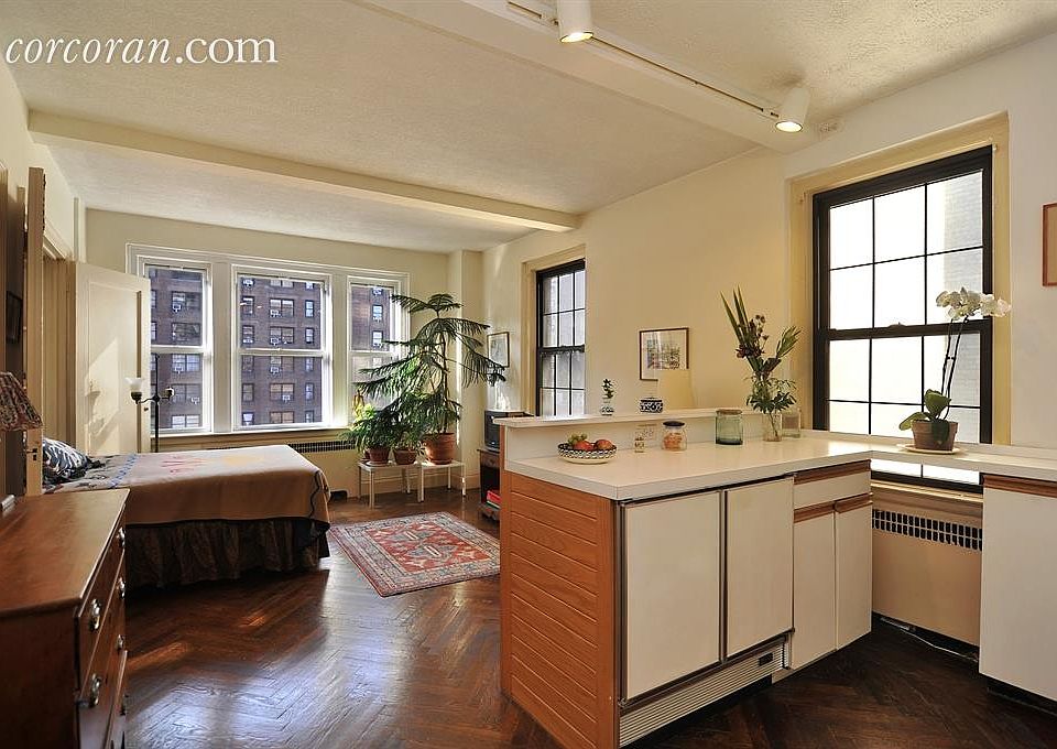 1st image of 1076 1st Ave #9H