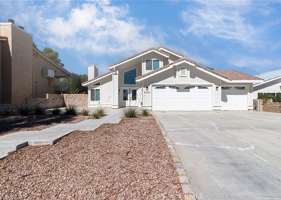 14743 Blue Grass Dr