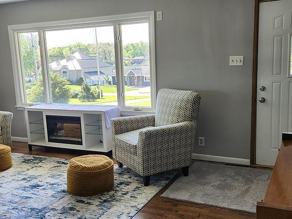 3rd image of 30399 N Shore Dr