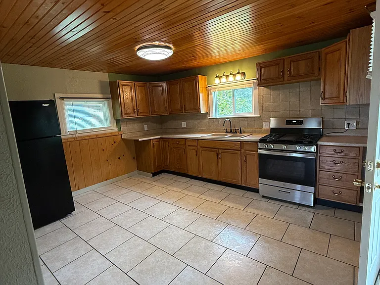 315 Shaffer Ave — Photo 6